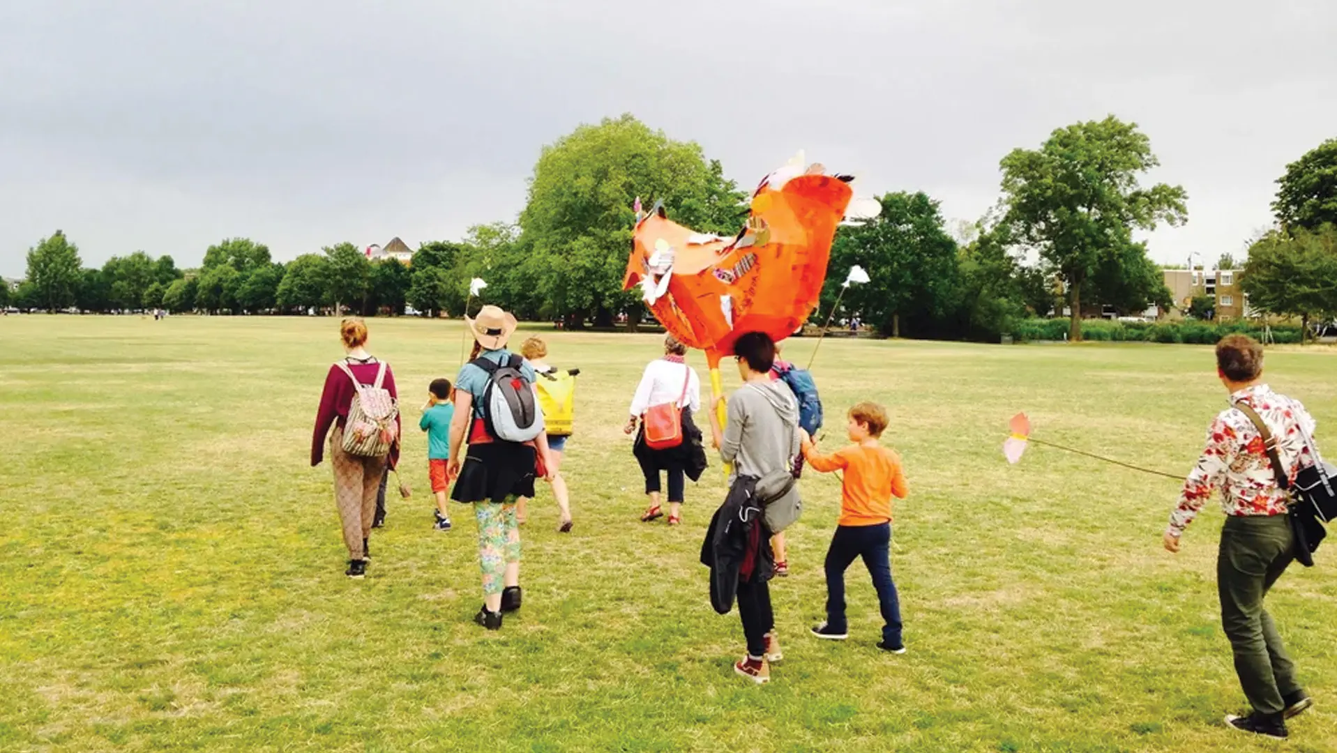 Tooting Field Days were local safaris based in and around Tooting; a chance to get outside and play, walk, chat or make something. We can’t promise lions and zebras but you might discover something you’ve never seen before, think something new or have a mini adventure of some sort.